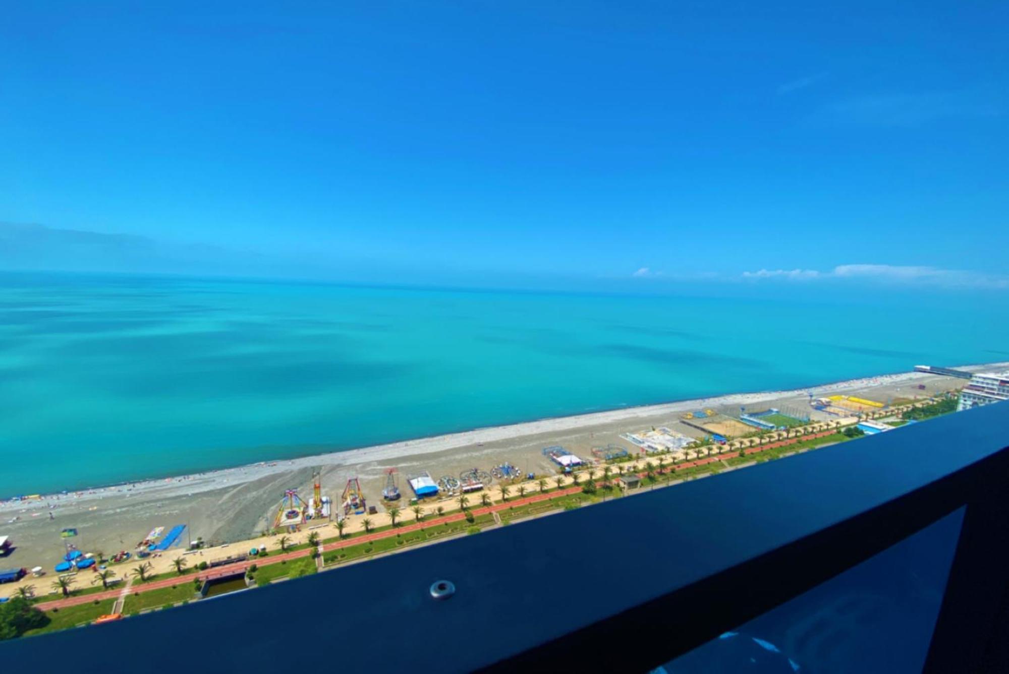 Relax And Unwind Premier Sea View Aparthotel In Batumi Ngoại thất bức ảnh