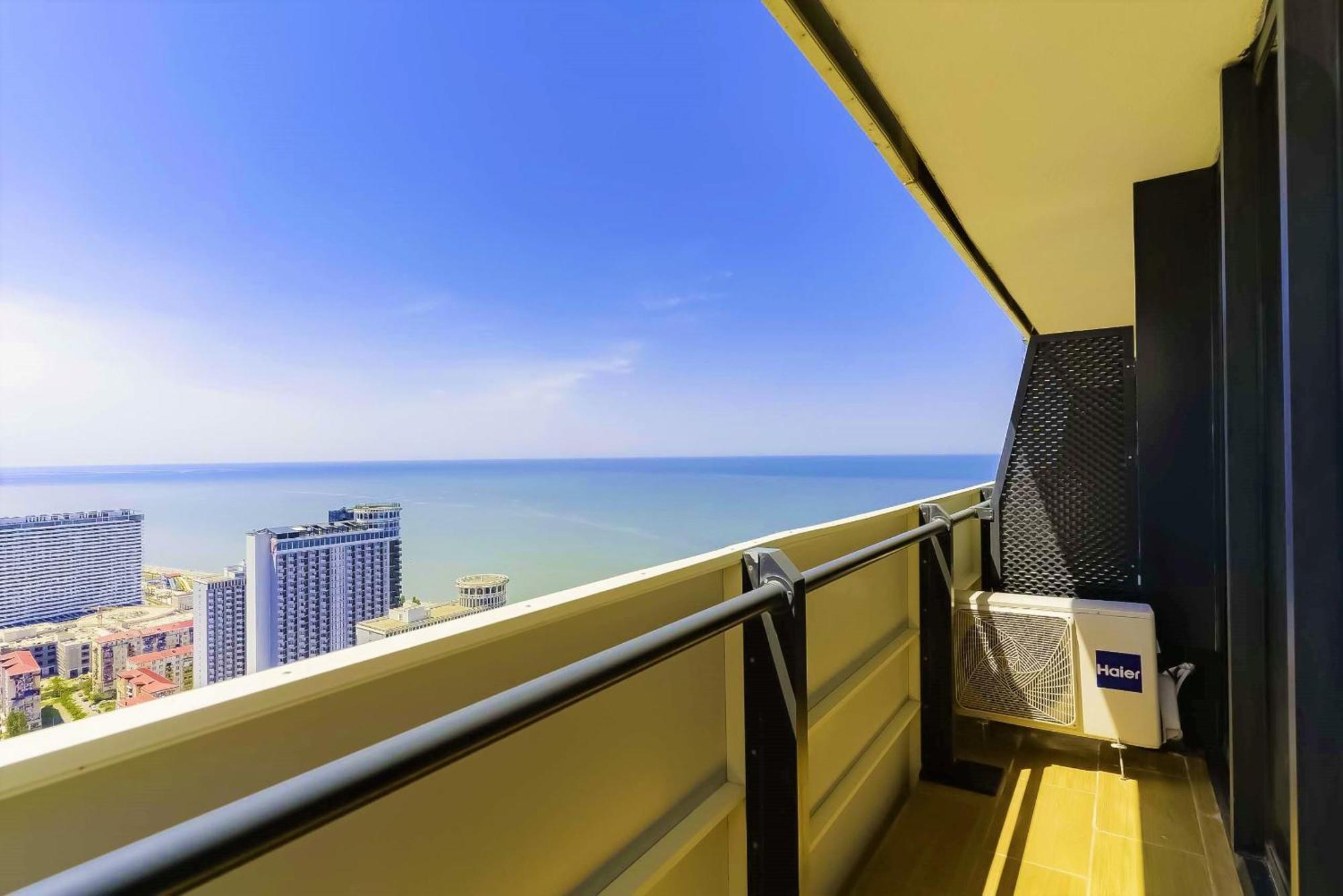 Relax And Unwind Premier Sea View Aparthotel In Batumi Ngoại thất bức ảnh