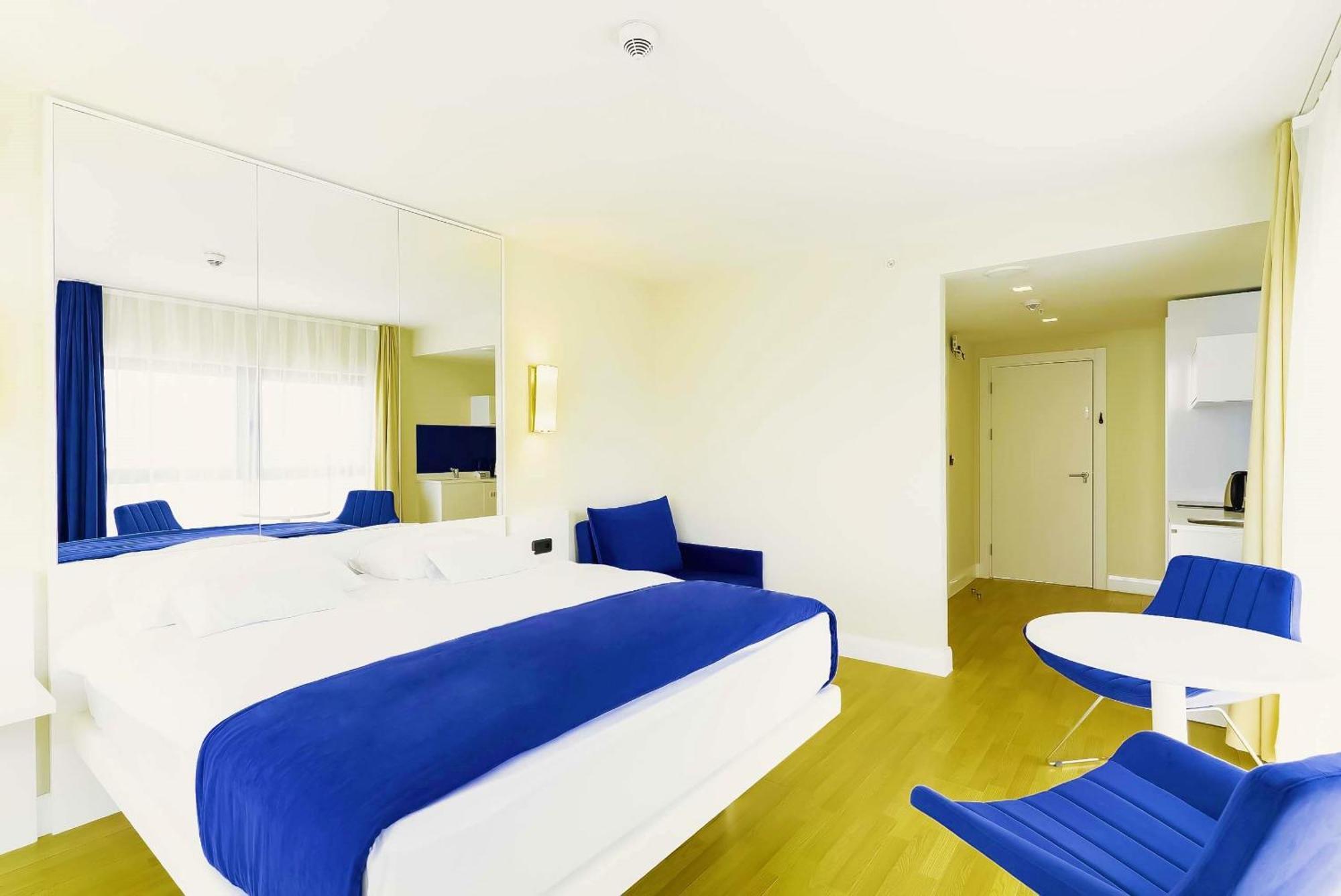 Relax And Unwind Premier Sea View Aparthotel In Batumi Ngoại thất bức ảnh